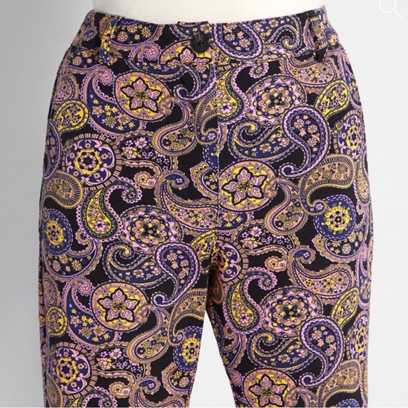 ModCloth “Way Out Yonder” Paisley Flare Pants. Size 4. - Picture 4 of 11